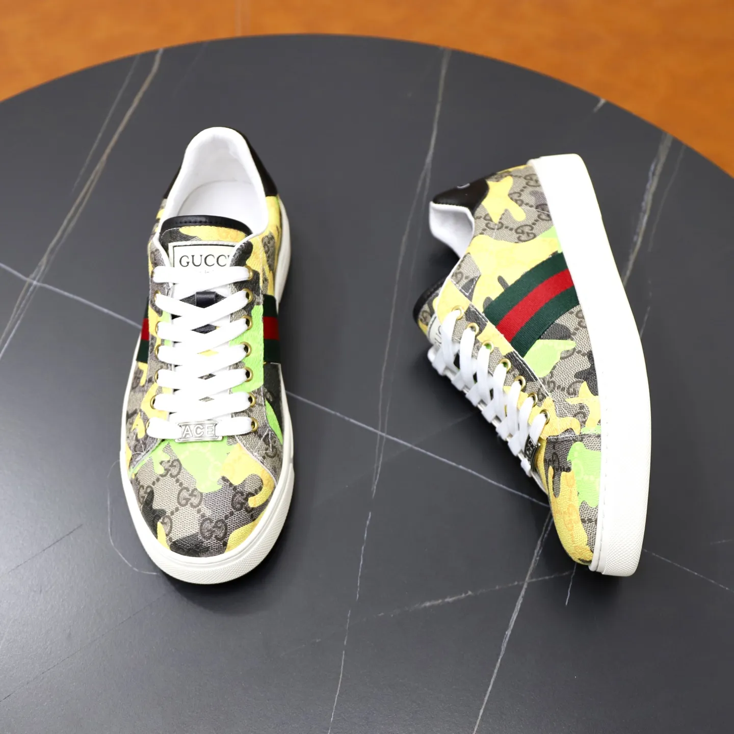 Ex-factory price: 420💰🙅‍♂️🙅‍♂️🙅‍♂️ Brand: Gucci GUCCi Standard code: 38-44 (45 customized) Grade: Same as the official website Material: Original leather splicing, comfortable and breathable sheepskin lining, original wear-resistant outsole Style category: Men's fashionable casual shoes, running, sports shoes, noble luxury brand elements, top luxury Color: actual picture color
